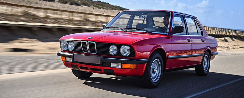 Замена корпуса задней двери BMW 5 (E28) 2.0 520i 125 л.с. 1983-1984